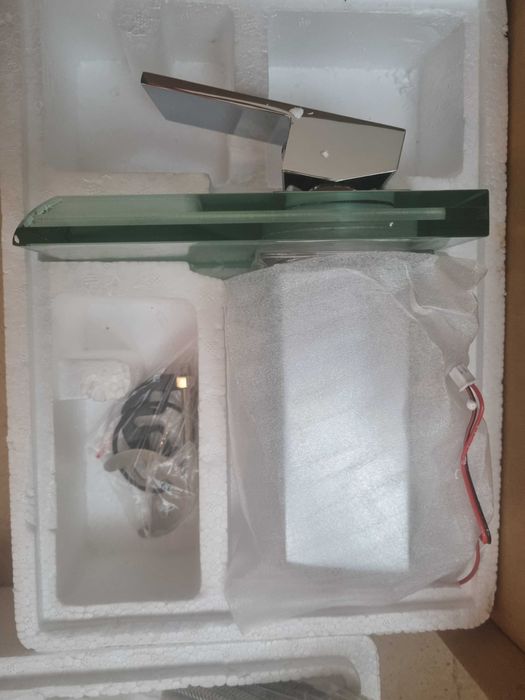 Vand robinet din sticla cu led Delux Design