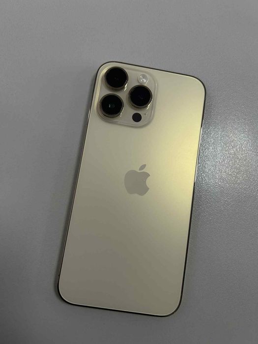 Iphone 14 pro max + 15 калъфки подарък