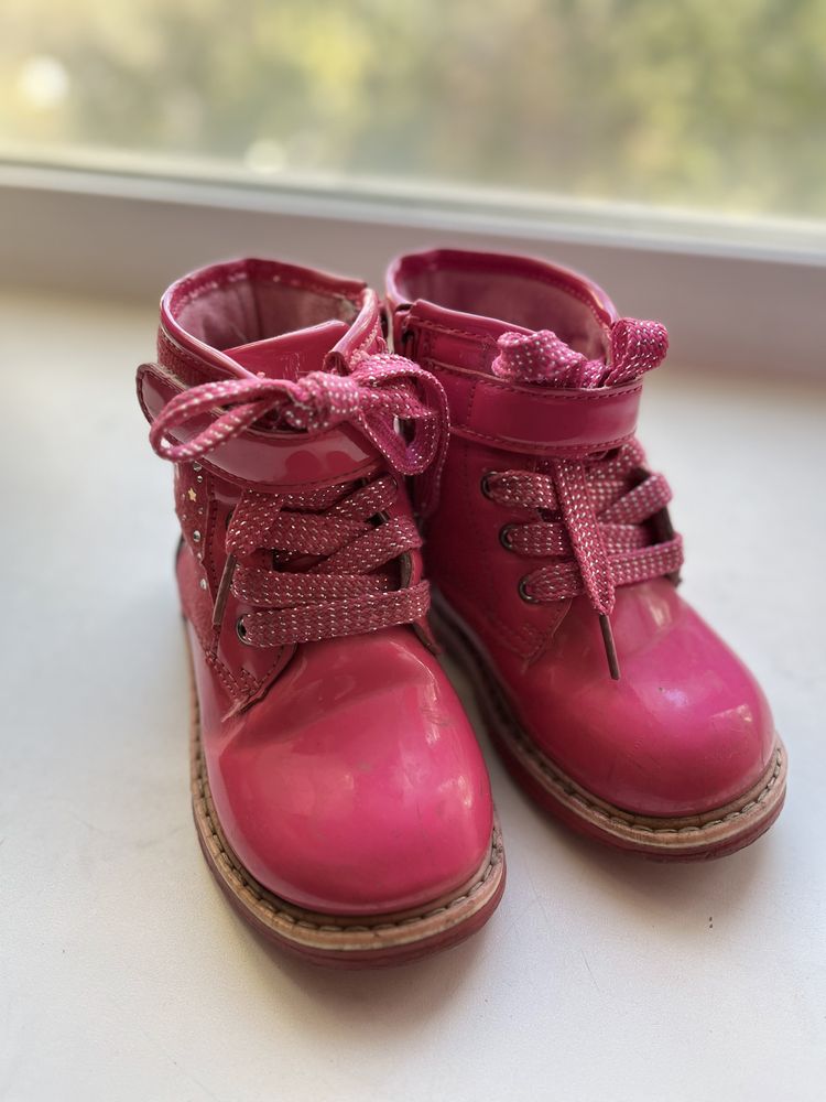 Детскую обувь лоферы ботинки