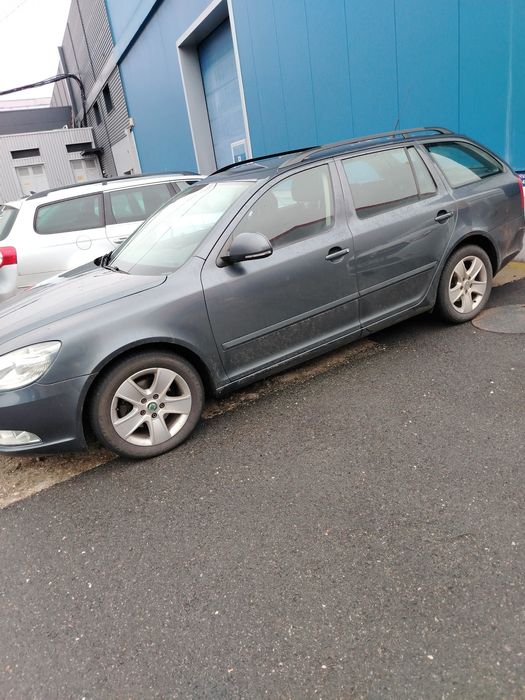 Vând skoda octavia 1.6
