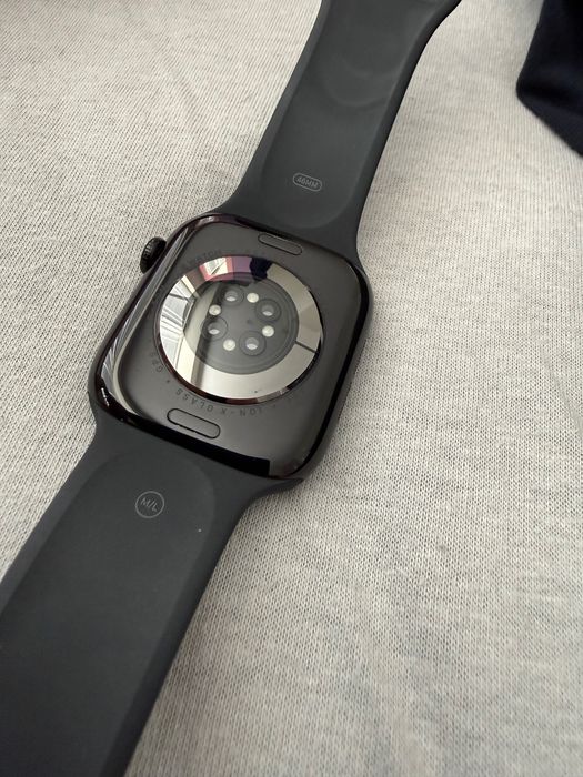 Продавам Apple Watch 10 46mm Jet Black
