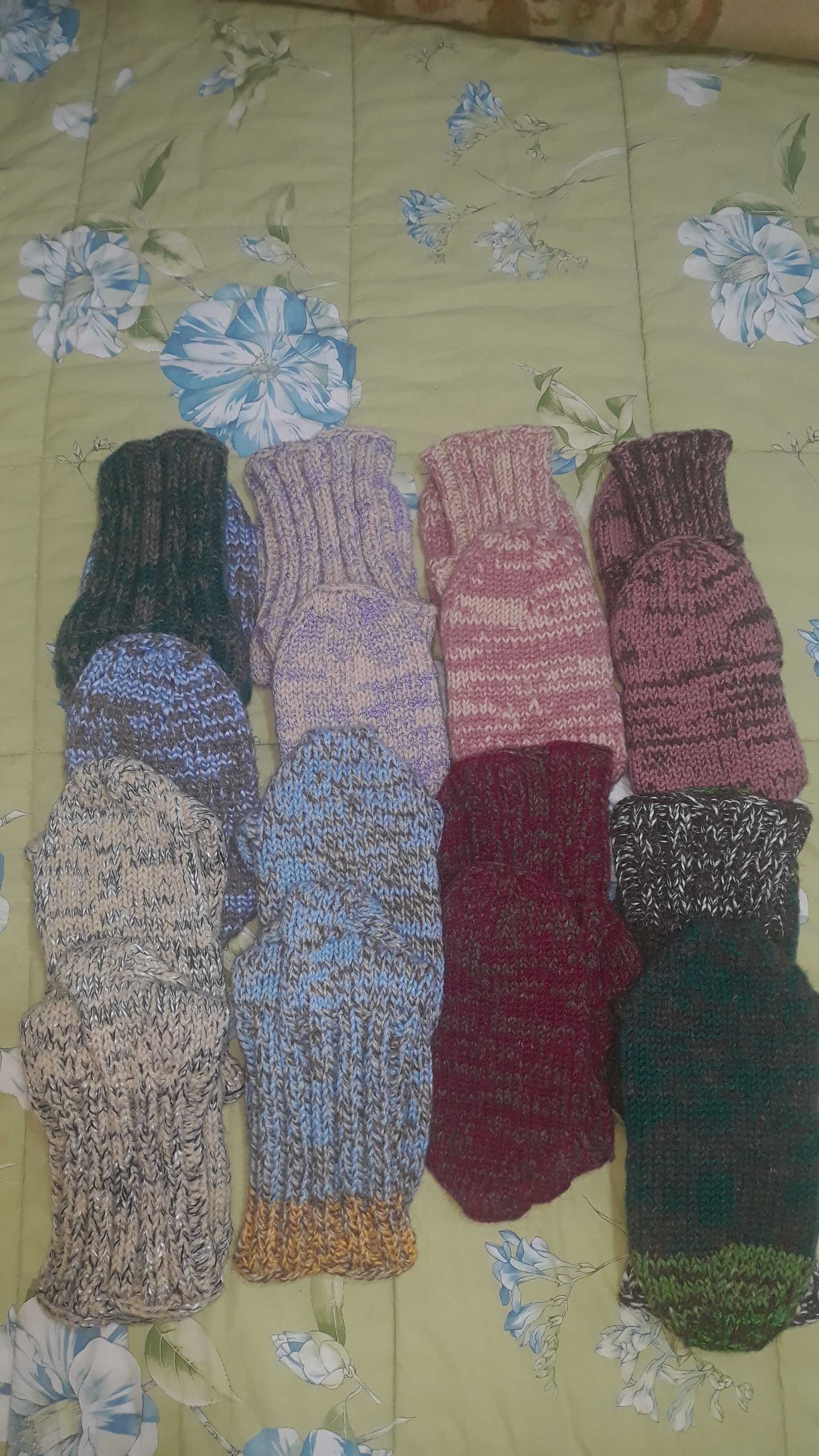 Вълнени чорапи - домашно плетени