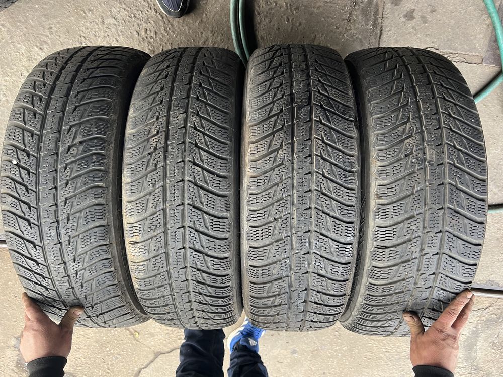 215/70 r16 nokian de iarna !! 150 lei buc