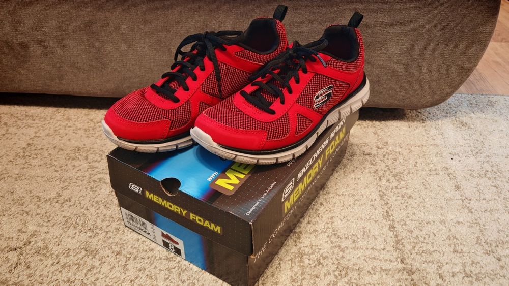 Adidasi Skechers rosu 41