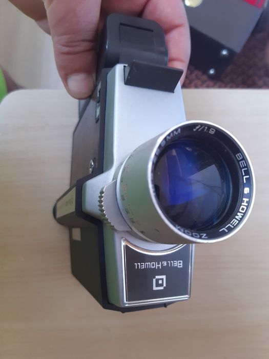 Aparat de filmat tip retro