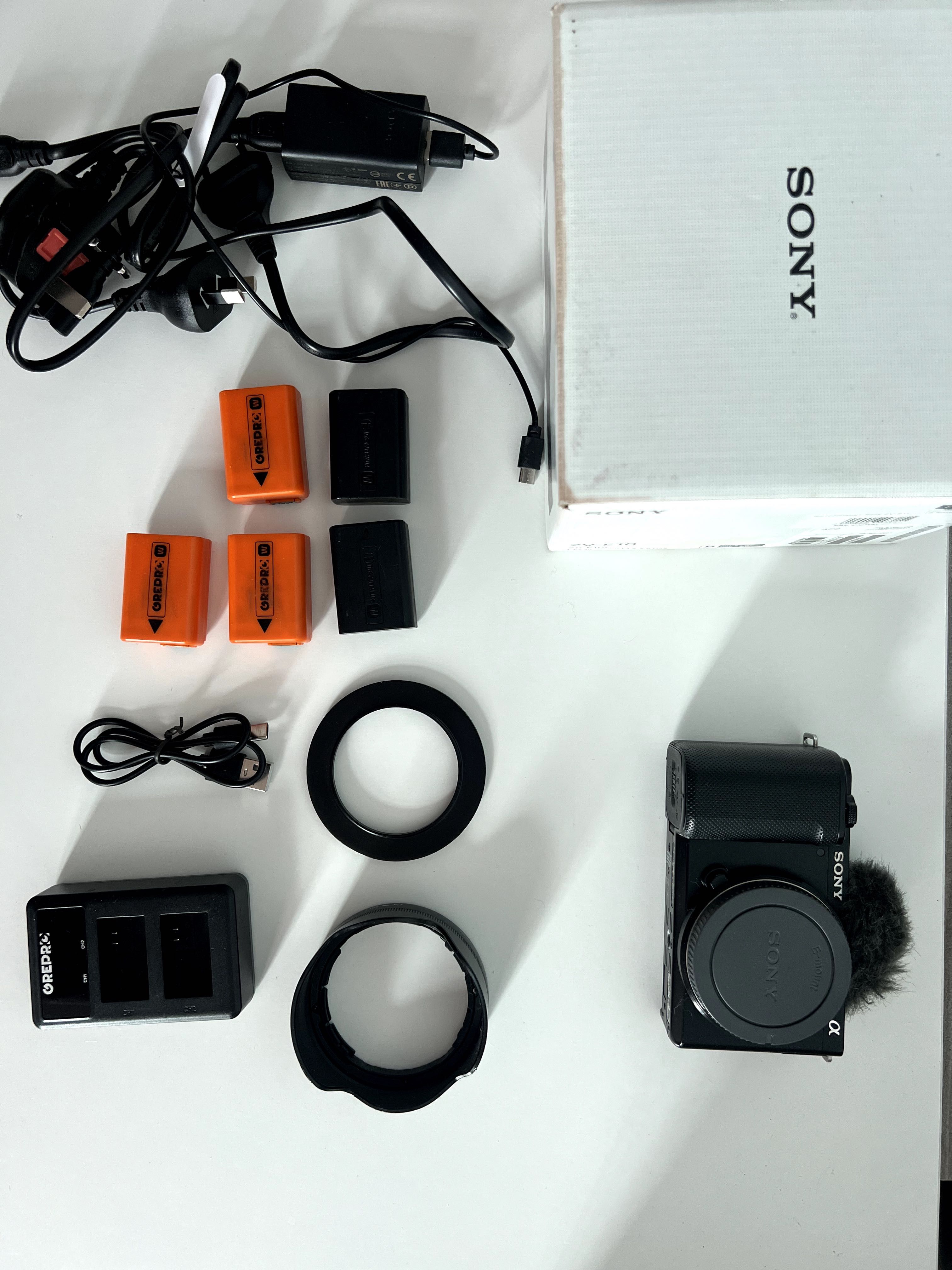 Камера Sony ZV E-10 (тушка) c аксессуарами