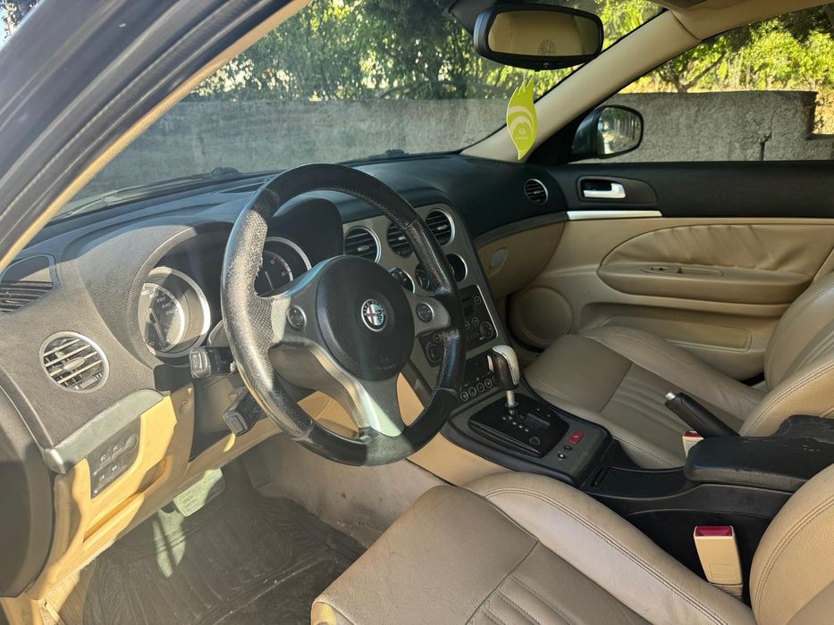 Vând mașină alfaromeo159