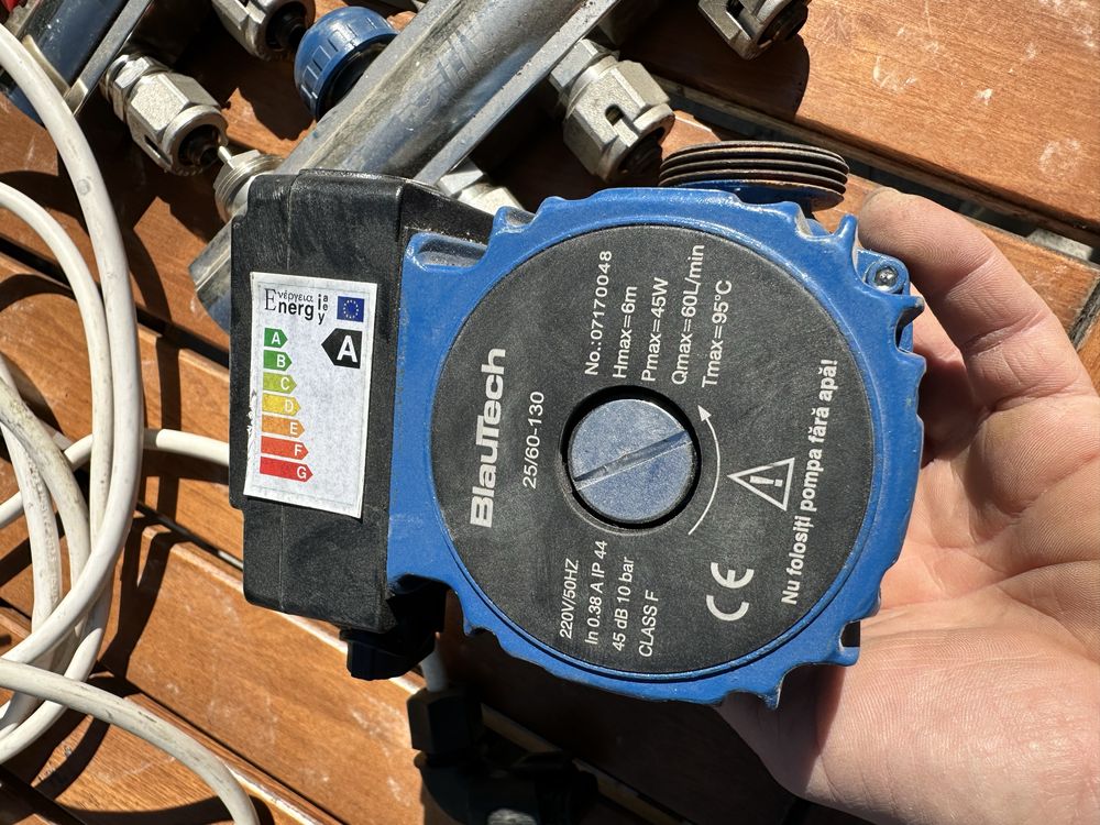 Vand vand pompe distribuitor si termostat
