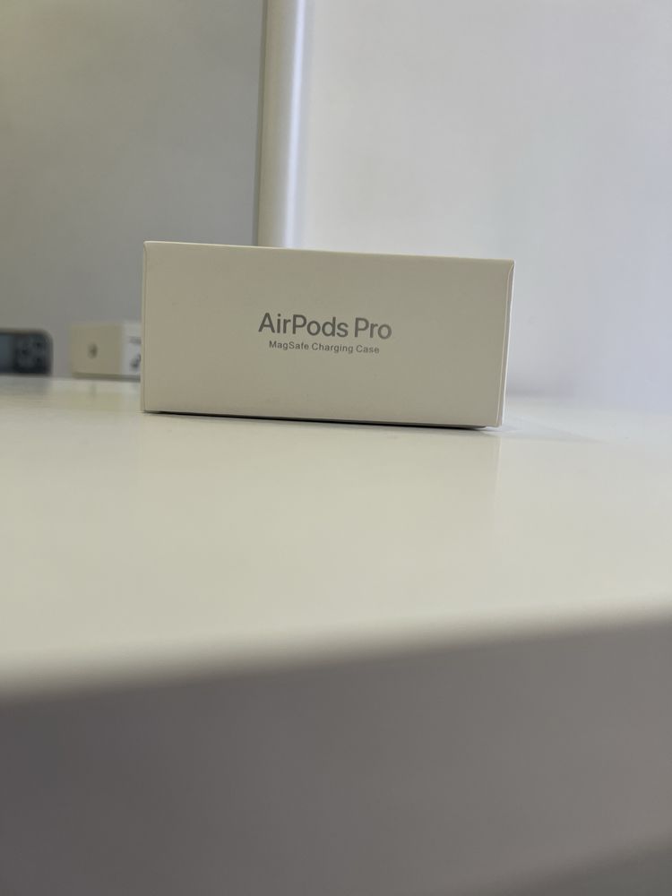 AirPods Pro. НОВИ !!