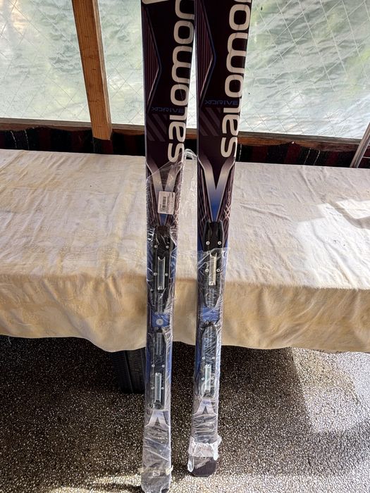 Продавам чисто нов ски Salomon 161 см.  x-drive 7.5