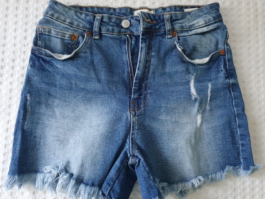 Pantaloni scurti blugi, talie inalta, marime M
