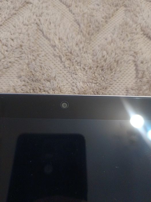 Tablet Huawei 10 инчов запазен със стъклен протектор и калъф 360*