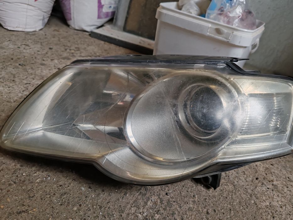 Ляв фар за passat b6