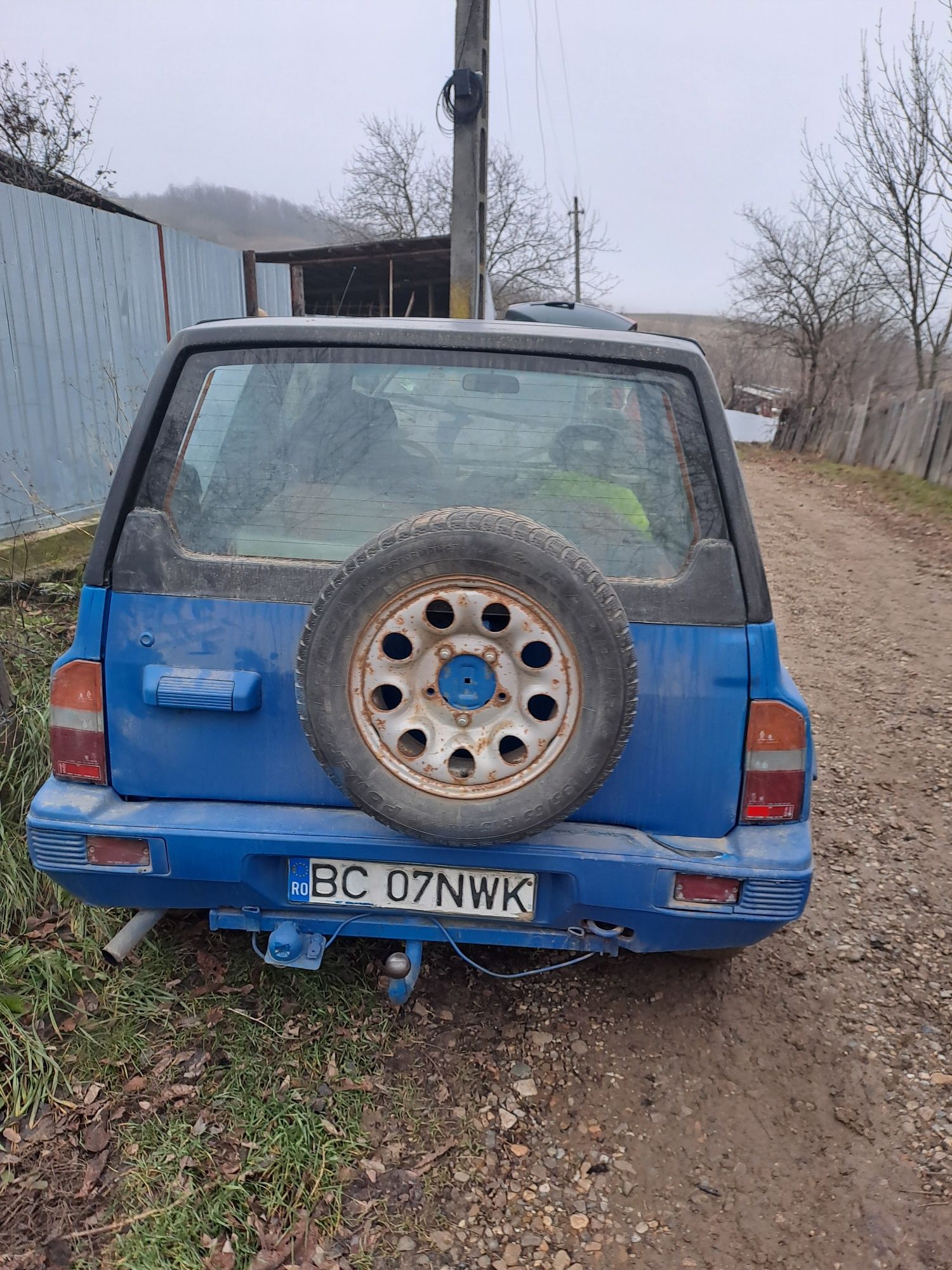 Vand suzuki vitara fara motor sau dezmembrez