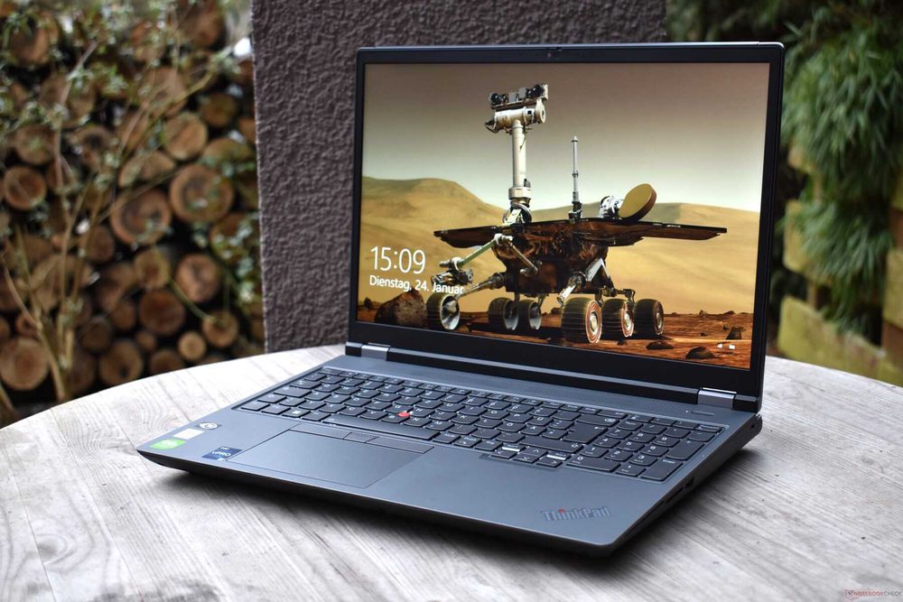 ULTRA WorkStation Lenovo P16V Intel Core i7 13800H 64GB RAM 1TB SSD