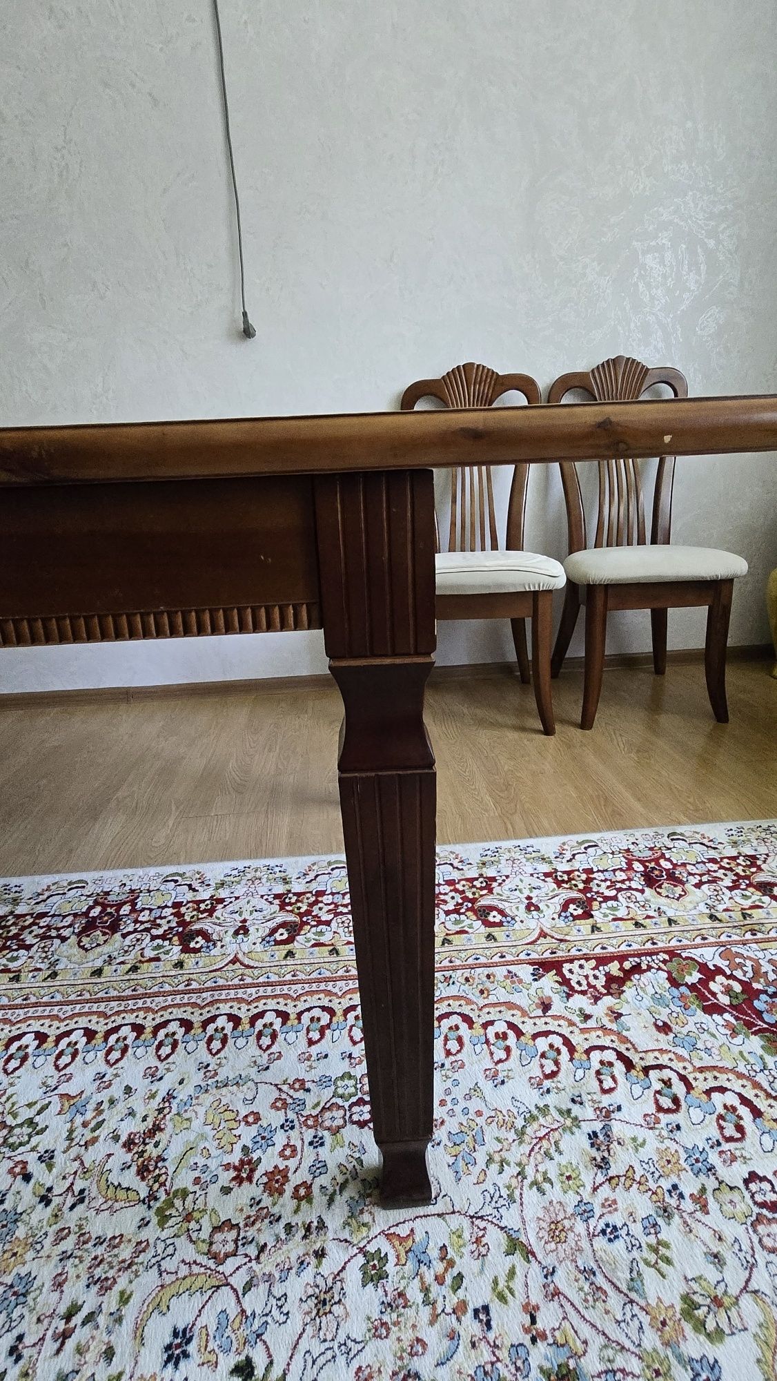 Продам стол, стулья