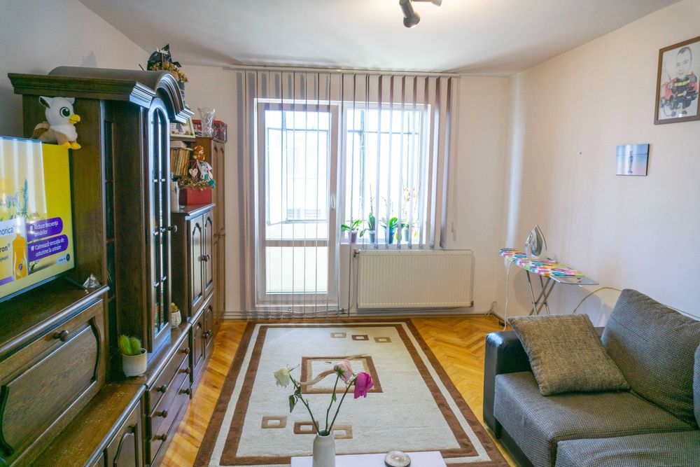 Apartament de vanzare 2 camere Reghin