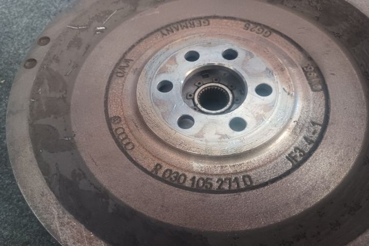 Kit ambreiaj 1.4 TSI CAXA R0301052710 123058010 323079710 Volkswagen