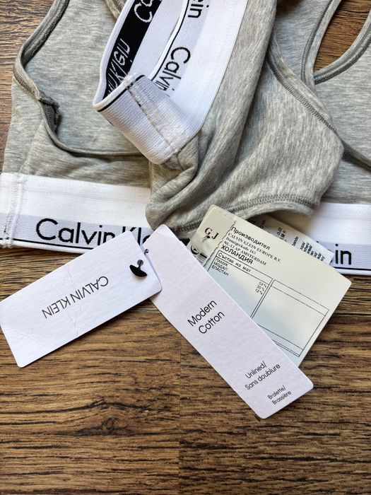 Спортни бюстита CALVIN KLEIN, нови с етикет