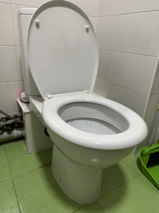 Унитаз  с  бачком