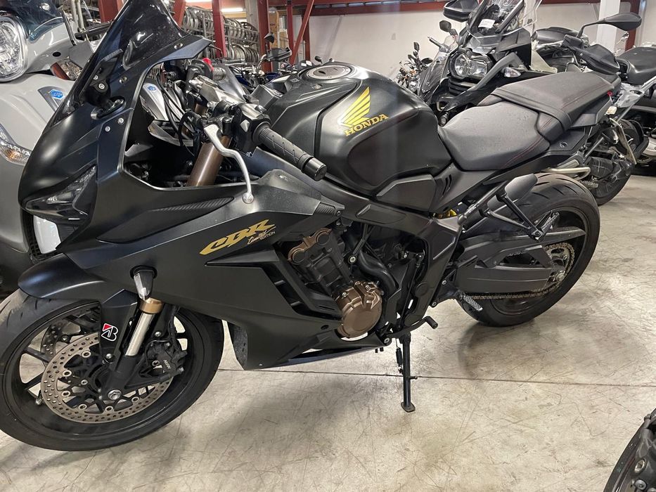 OFERTA... Honda cbr 650 r model 2019 cu 25 000 km la 5950 euro