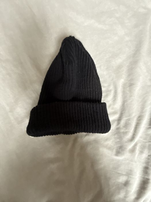 Зимна шапка на Moncler