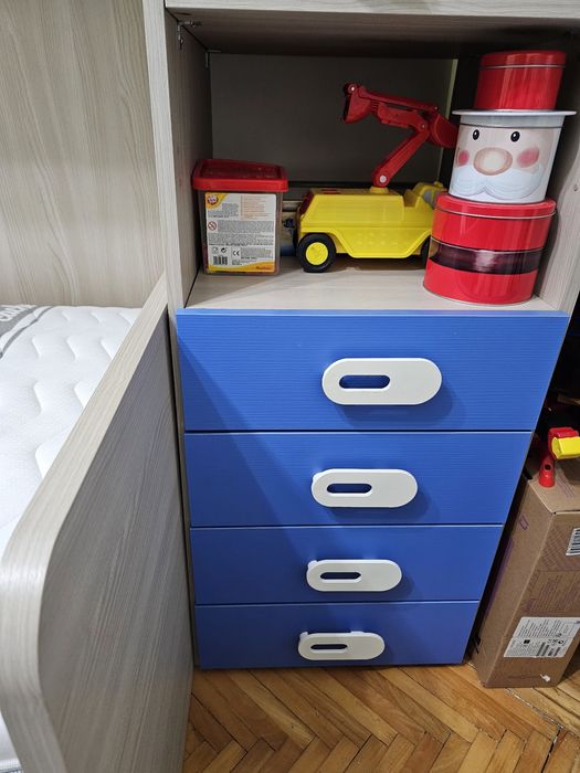 Mobilier complet pentru copiii