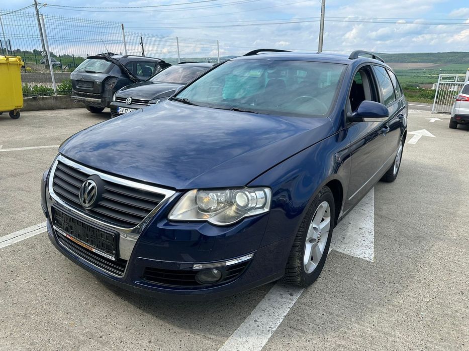 Dezmembrez / Dezmembrari / Piese / Accesorii Vw passat b6 break 2.0 tdi cbab DSG xenon stanga