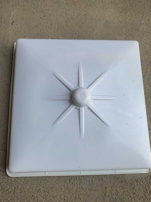 Поддон пластмассовый 60 х 60 х 7 см.