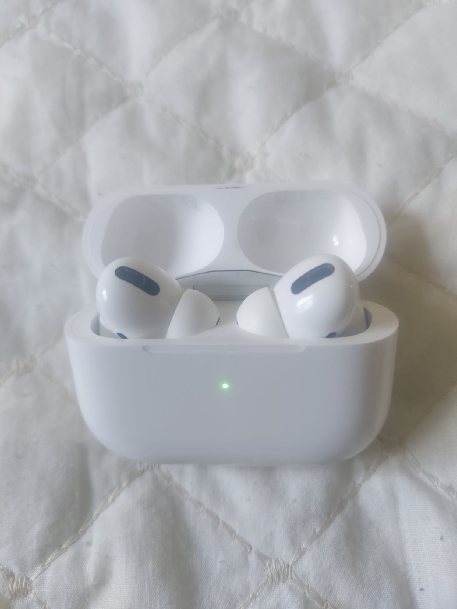 Наушники airpods pro