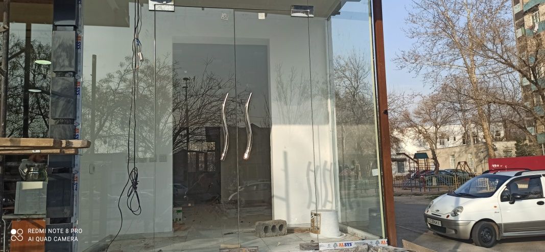 Oynalik eshiklar remontti bor