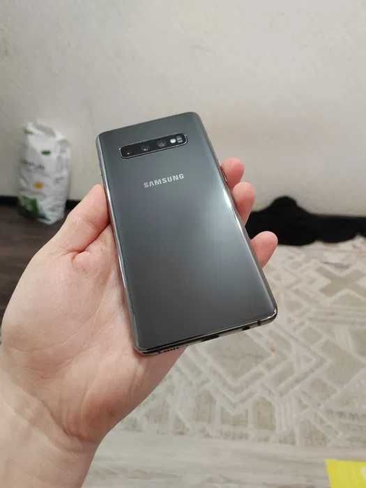 Samsung Galaxy S10 Plus. Флагман.