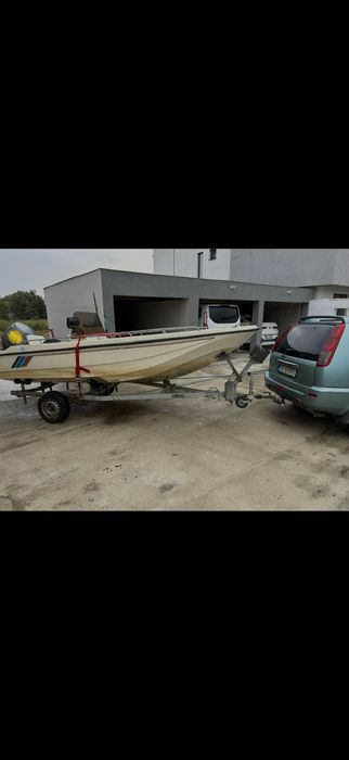 Barca,motor si peridoc