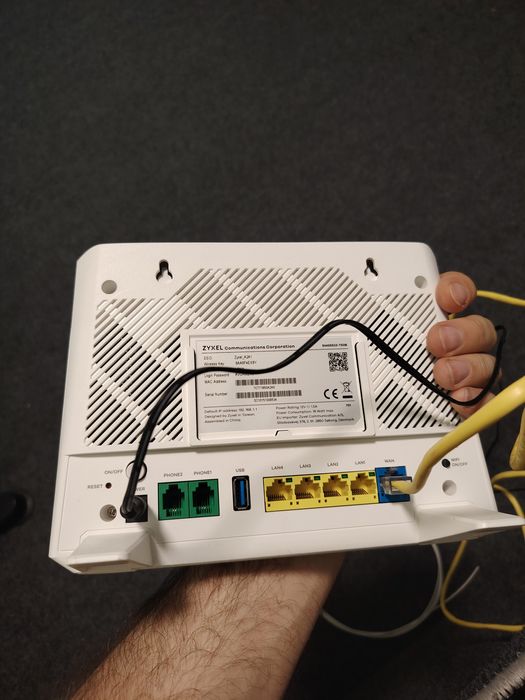 ZYXEL wi-Fi router sotiladi.