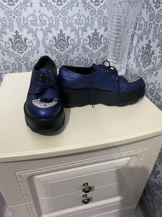 Продам туфли и ботинку