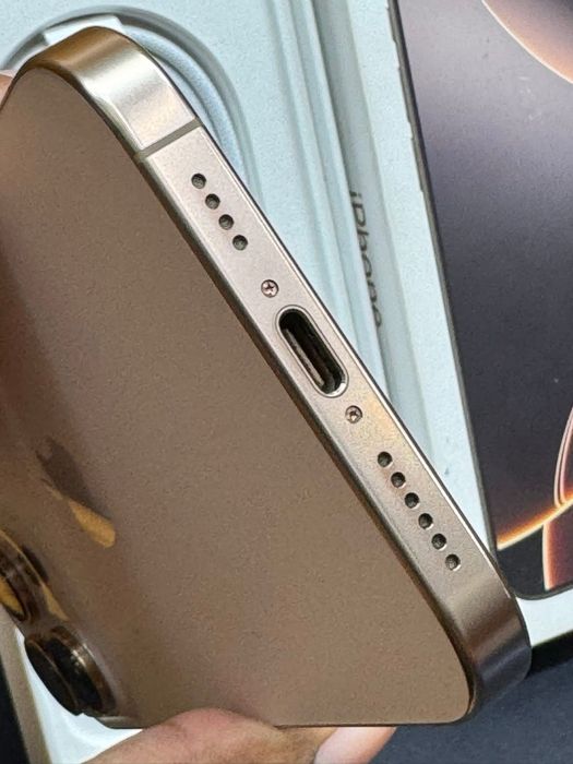 iPhone 16 PRO MAX cu 100 % Viata Bateriei