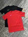 Нови футболни тениски Nike р-р 158- 170 см.