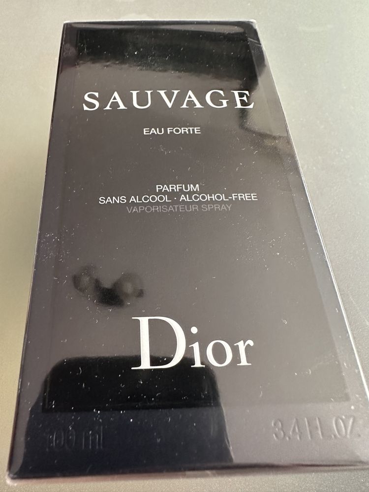 Noul parfum Sauvage Eau Forte 100ml PRET FIX