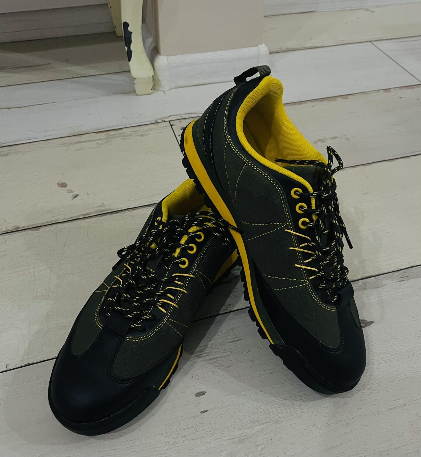 Маратонки-Hugo,Puma, Adidas и др.