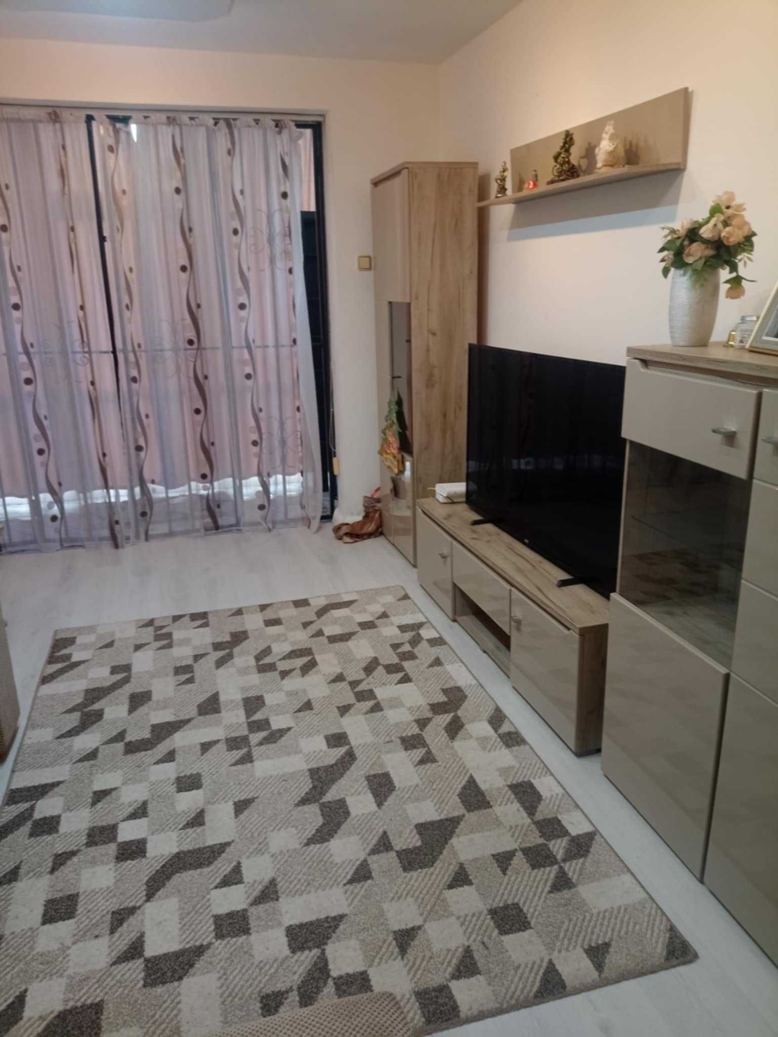 Apartament 3 camere, decomandat, micro 3, parter 77 mp