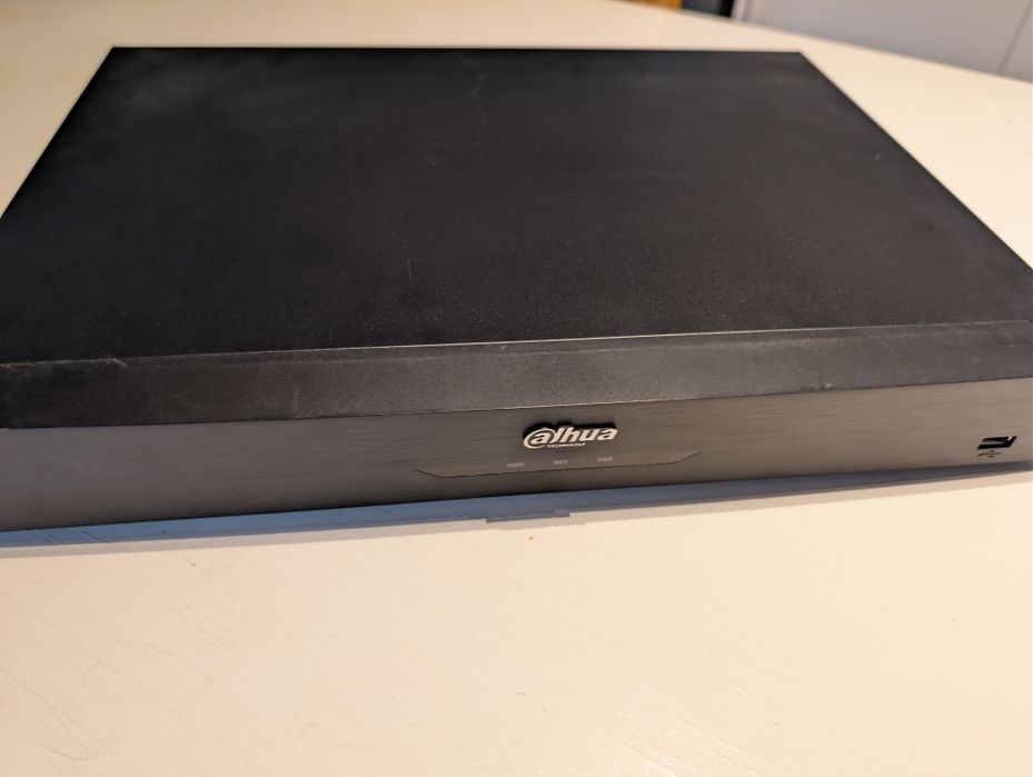 NVR Dahua 4 canale cu Hard Disk 1TB inclus