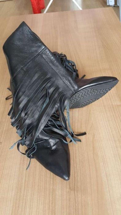 Vand botine si geanta