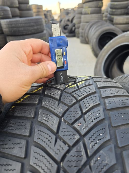 Anvelope de iarna 215-50r17 Goodyear