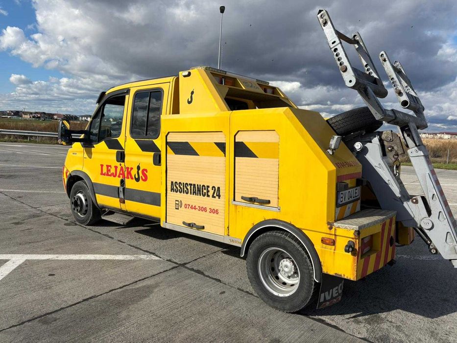 De vanzare Iveco Dayle recuperator auto cu furculita