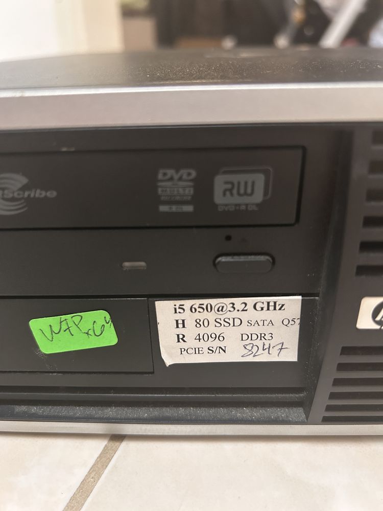 Компютър HP черен
