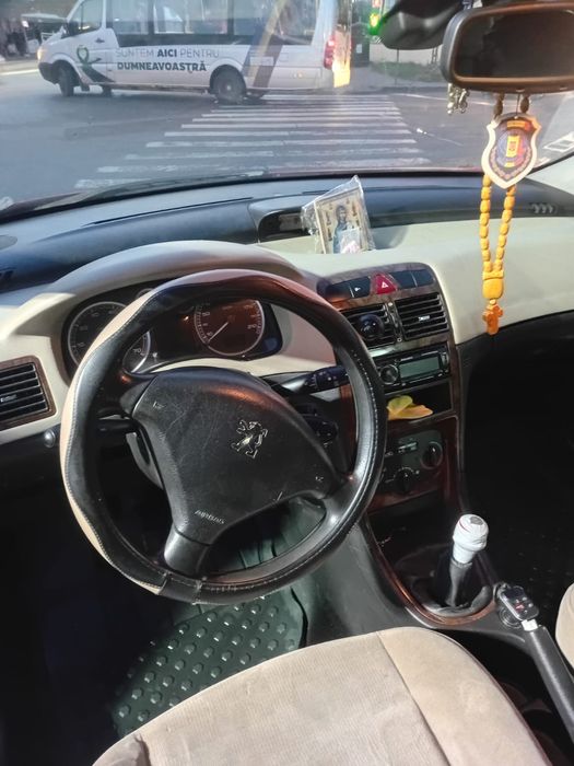 Vănd mașina pejo 307