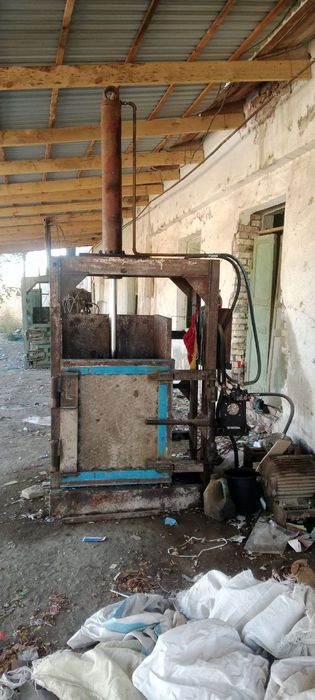 Продается пресс станок для пластика