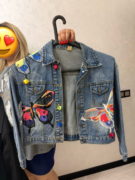 Продаю одежду зимние парки, классические костюмы, пиджак, платья