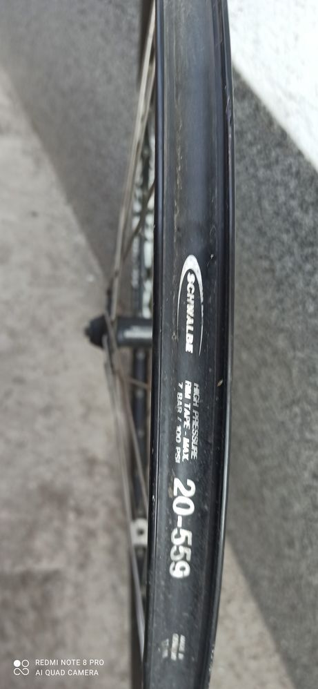 Roata față cu butuc Shimano