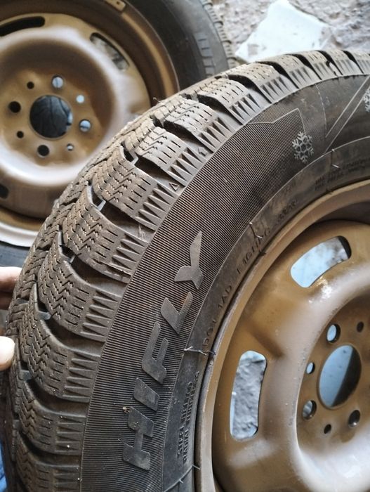 2 шт Шина 13 жағдайы жақсы кыста ғана салынған